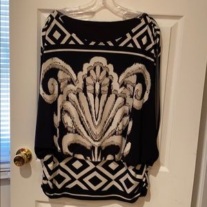 Beautiful blousy too in great condition